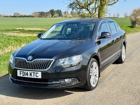 Skoda Superb 2.0 TDI Elegance DSG Euro 5 (s/s) 5dr 5