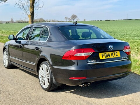 Skoda Superb 2.0 TDI Elegance DSG Euro 5 (s/s) 5dr 7