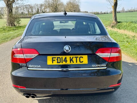 Skoda Superb 2.0 TDI Elegance DSG Euro 5 (s/s) 5dr 8