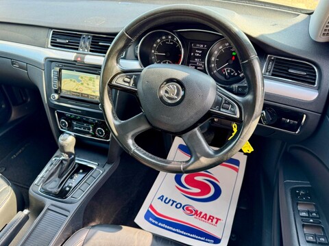 Skoda Superb 2.0 TDI Elegance DSG Euro 5 (s/s) 5dr 32