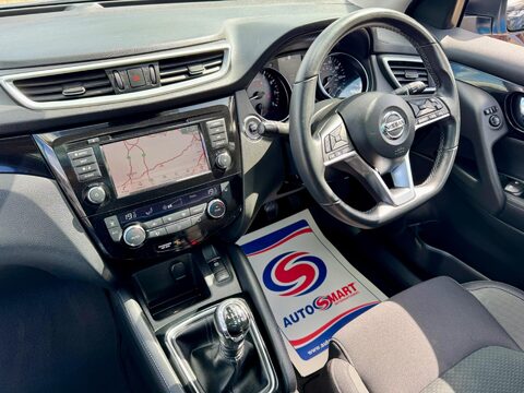 Nissan Qashqai 1.3 DIG-T N-Connecta Euro 6 (s/s) 5dr 14