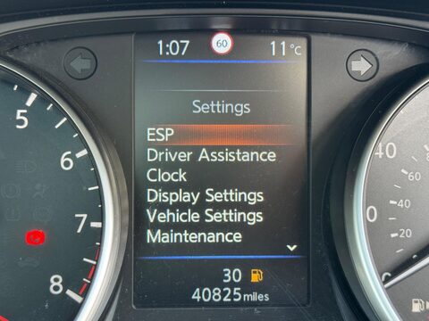 Nissan Qashqai 1.3 DIG-T N-Connecta Euro 6 (s/s) 5dr 26