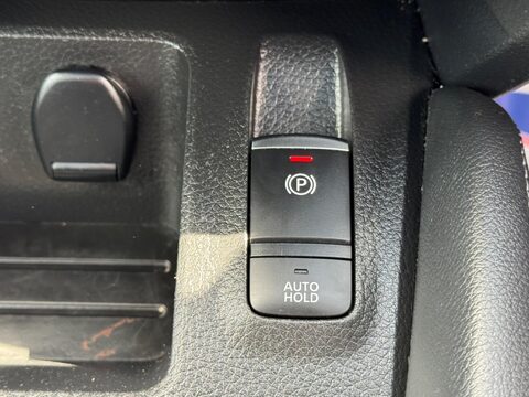 Nissan Qashqai 1.3 DIG-T N-Connecta Euro 6 (s/s) 5dr 36