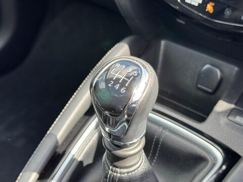 Nissan Qashqai 1.3 DIG-T N-Connecta Euro 6 (s/s) 5dr 38