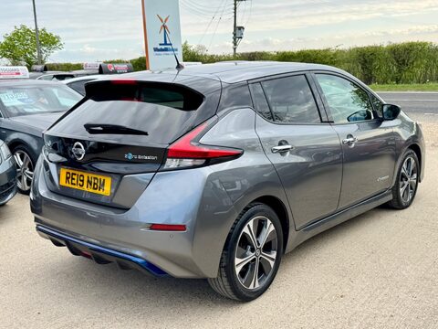 Nissan LEAF 40kWh N-Connecta Auto 5dr 8