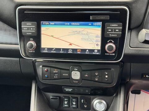 Nissan LEAF 40kWh N-Connecta Auto 5dr 11