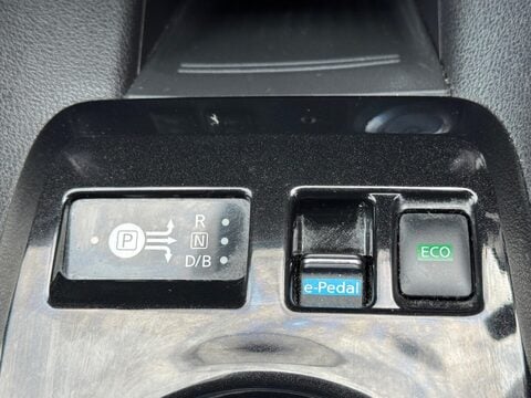 Nissan LEAF 40kWh N-Connecta Auto 5dr 30