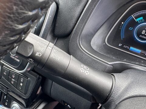 Nissan LEAF 40kWh N-Connecta Auto 5dr 33