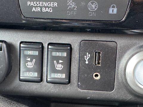 Nissan LEAF 40kWh N-Connecta Auto 5dr 25