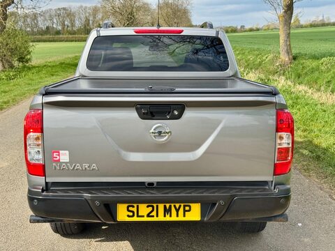 Nissan Navara 2.3 dCi N-Guard Auto 4WD Euro 6 4dr 10