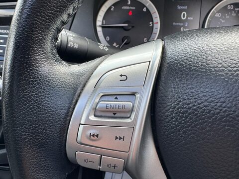 Nissan Navara 2.3 dCi N-Guard Auto 4WD Euro 6 4dr 32