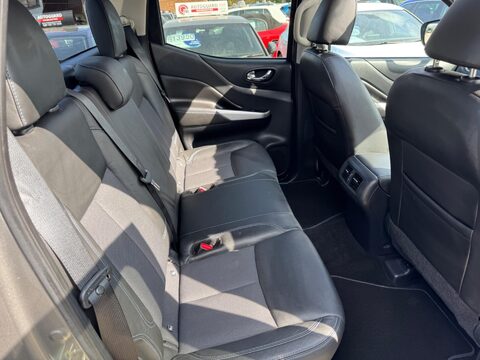 Nissan Navara 2.3 dCi N-Guard Auto 4WD Euro 6 4dr 45
