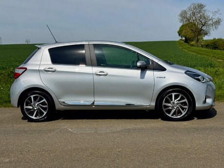 Toyota Yaris 1.5 VVT-h Excel E-CVT Euro 6 (s/s) 5dr (15in Alloy)