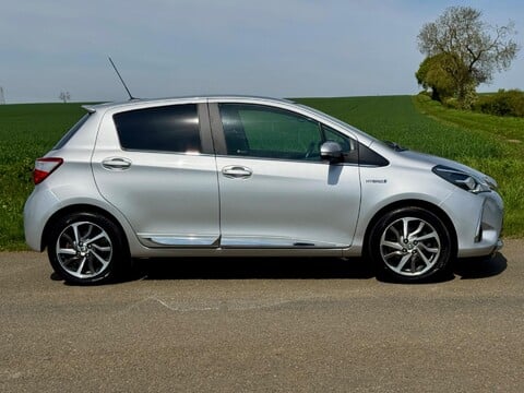 Toyota Yaris 1.5 VVT-h Excel E-CVT Euro 6 (s/s) 5dr (15in Alloy) 4