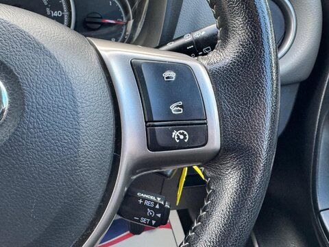 Toyota Yaris 1.33 Dual VVT-i Icon Euro 6 5dr 25