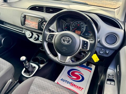 Toyota Yaris 1.33 Dual VVT-i Icon Euro 6 5dr 30
