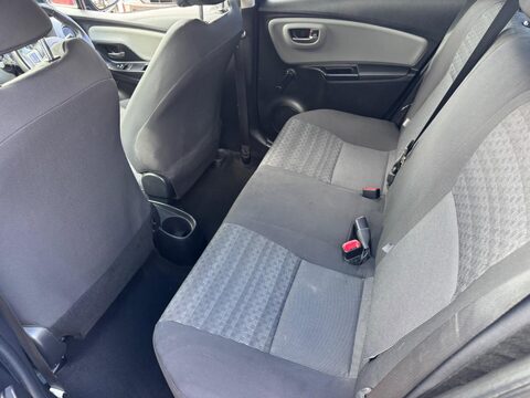 Toyota Yaris 1.33 Dual VVT-i Icon Euro 6 5dr 33
