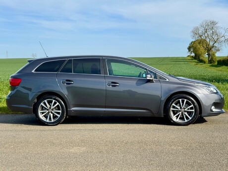Toyota Avensis 2.0 D-4D Icon Business Edition Tourer Euro 5 5dr
