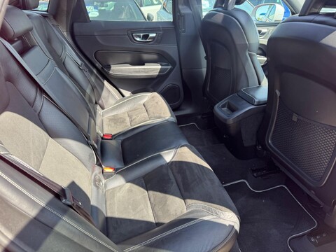 Volvo XC60 2.0 D5 PowerPulse R-Design Auto AWD Euro 6 (s/s) 5dr 49