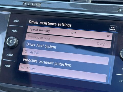 Volkswagen Tiguan 2.0 BiTDI R-Line Tech DSG 4Motion Euro 6 (s/s) 5dr 28