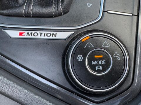 Volkswagen Tiguan 2.0 BiTDI R-Line Tech DSG 4Motion Euro 6 (s/s) 5dr 39