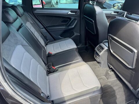 Volkswagen Tiguan 2.0 BiTDI R-Line Tech DSG 4Motion Euro 6 (s/s) 5dr 52