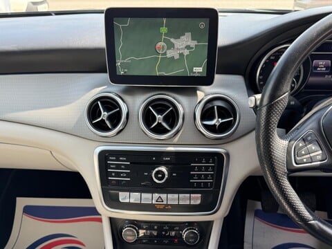 Mercedes-Benz GLA 1.6 GLA200 Sport (Executive) Euro 6 (s/s) 5dr 12