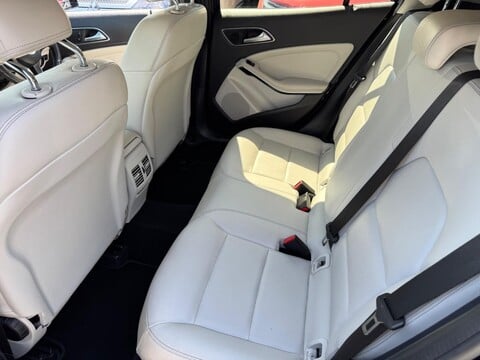 Mercedes-Benz GLA 1.6 GLA200 Sport (Executive) Euro 6 (s/s) 5dr 45