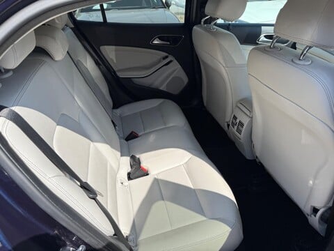 Mercedes-Benz GLA 1.6 GLA200 Sport (Executive) Euro 6 (s/s) 5dr 44