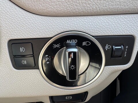 Mercedes-Benz GLA 1.6 GLA200 Sport (Executive) Euro 6 (s/s) 5dr 38
