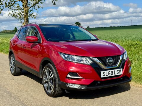 Nissan Qashqai 1.3 DIG-T N-Connecta Euro 6 (s/s) 5dr 1