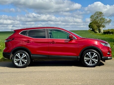 Nissan Qashqai 1.3 DIG-T N-Connecta Euro 6 (s/s) 5dr