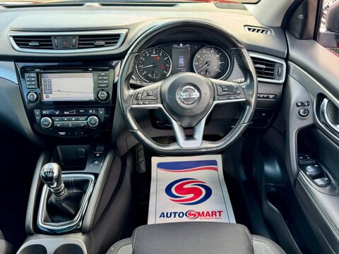 Nissan Qashqai 1.3 DIG-T N-Connecta Euro 6 (s/s) 5dr 2