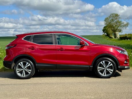 Nissan Qashqai 1.3 DIG-T N-Connecta Euro 6 (s/s) 5dr