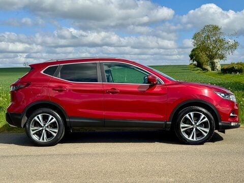Nissan Qashqai 1.3 DIG-T N-Connecta Euro 6 (s/s) 5dr 5