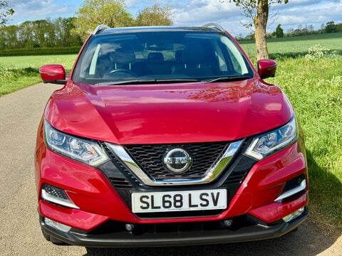 Nissan Qashqai 1.3 DIG-T N-Connecta Euro 6 (s/s) 5dr 6