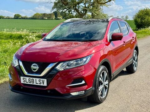 Nissan Qashqai 1.3 DIG-T N-Connecta Euro 6 (s/s) 5dr 7