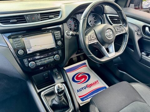 Nissan Qashqai 1.3 DIG-T N-Connecta Euro 6 (s/s) 5dr 14