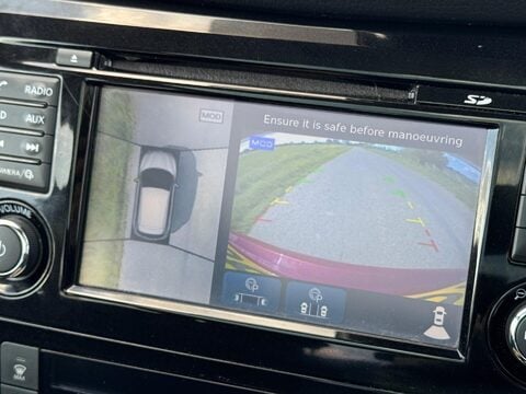 Nissan Qashqai 1.3 DIG-T N-Connecta Euro 6 (s/s) 5dr 15