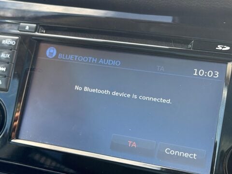 Nissan Qashqai 1.3 DIG-T N-Connecta Euro 6 (s/s) 5dr 21