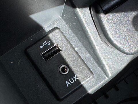 Nissan Qashqai 1.3 DIG-T N-Connecta Euro 6 (s/s) 5dr 24