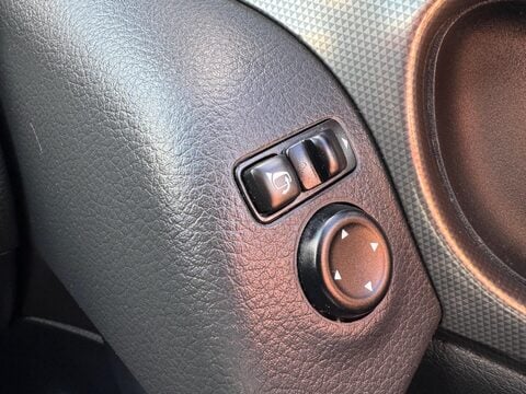 Nissan Qashqai 1.3 DIG-T N-Connecta Euro 6 (s/s) 5dr 30