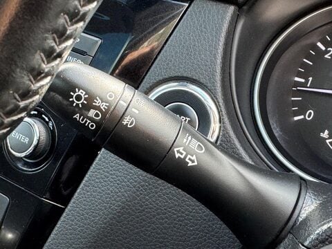 Nissan Qashqai 1.3 DIG-T N-Connecta Euro 6 (s/s) 5dr 35