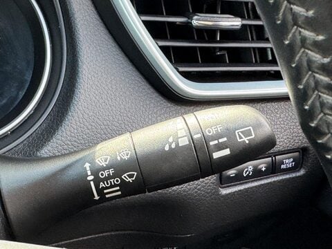 Nissan Qashqai 1.3 DIG-T N-Connecta Euro 6 (s/s) 5dr 36
