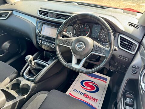 Nissan Qashqai 1.3 DIG-T N-Connecta Euro 6 (s/s) 5dr 38