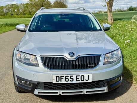 Skoda Octavia 2.0 TDI Scout DSG 4WD Euro 6 (s/s) 5dr