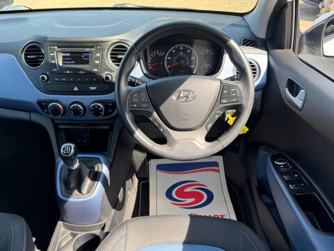 Hyundai i10 1.2 Premium Euro 5 5dr 2