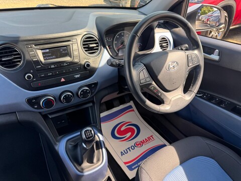 Hyundai i10 1.2 Premium Euro 5 5dr 11
