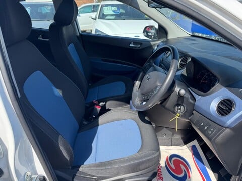Hyundai i10 1.2 Premium Euro 5 5dr 10