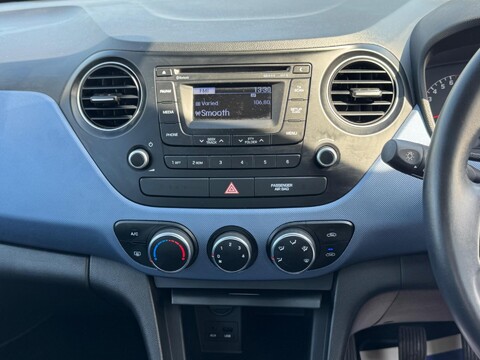 Hyundai i10 1.2 Premium Euro 5 5dr 12